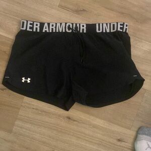 Women’s medium shorts, black
